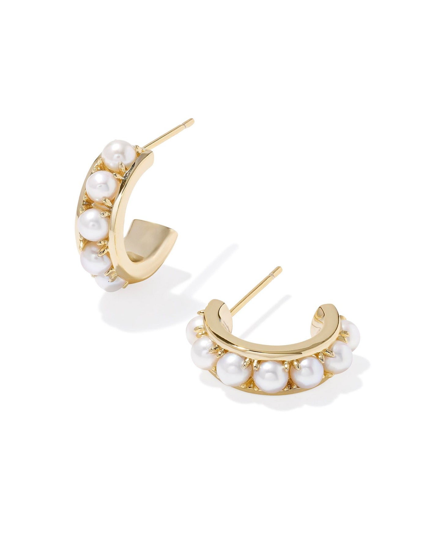 KRISTA HUGGIE EARRINGS GOLD WHITE PEARL