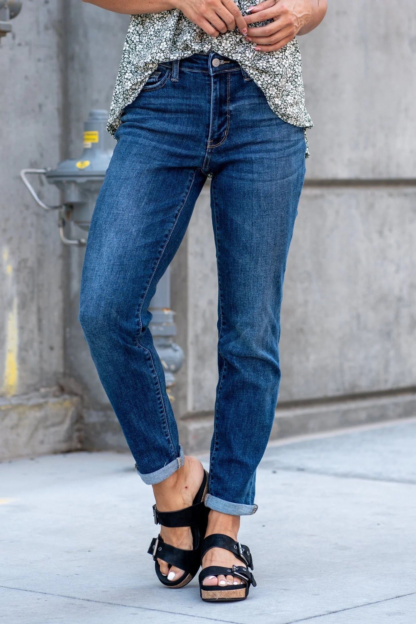 Cuffed Boyfriend Mid Rise Jeans Core Style 82368