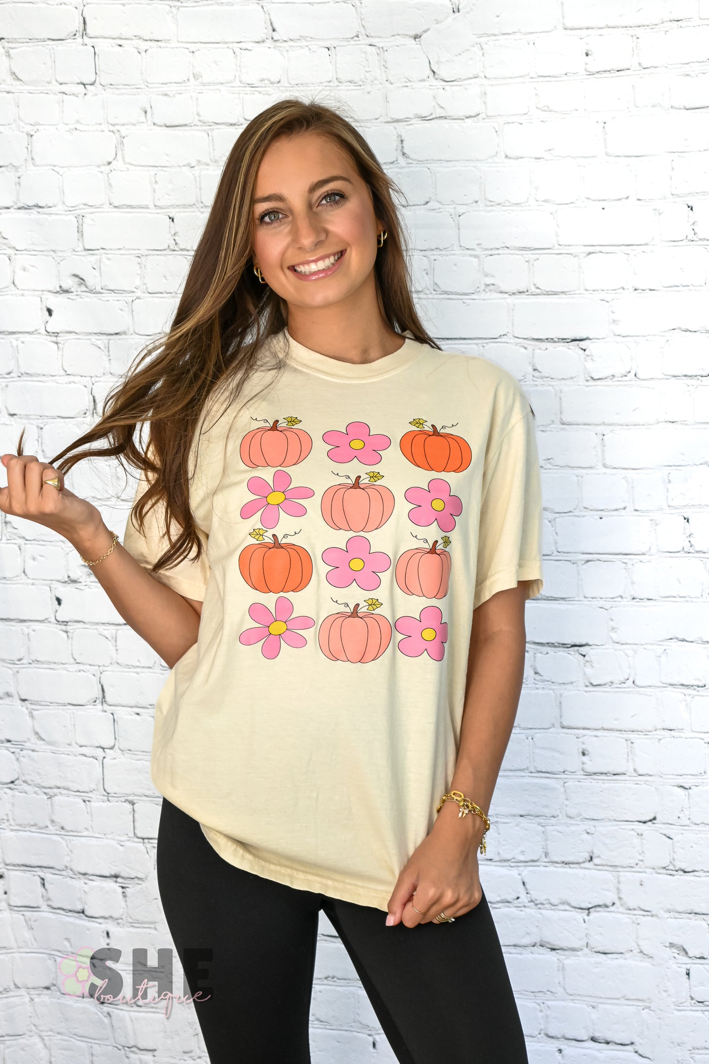 Pumpkins & Daisies Retro Tee -