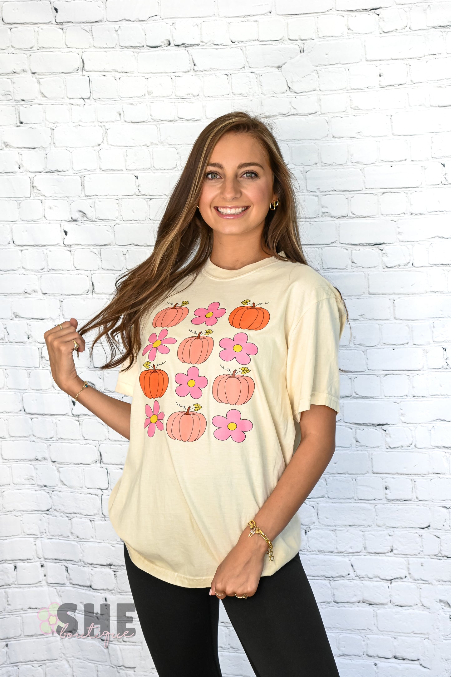 Pumpkins & Daisies Retro Tee -